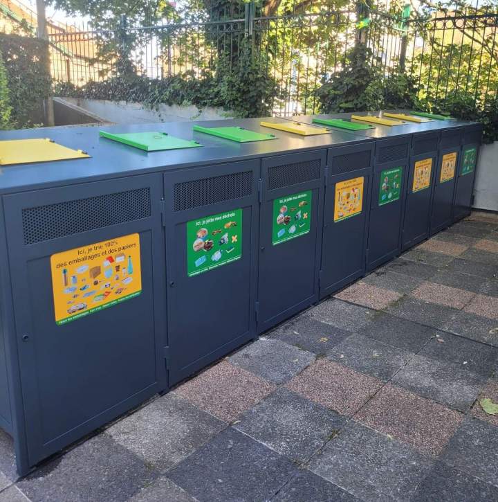 Poubelle de tri de déchets