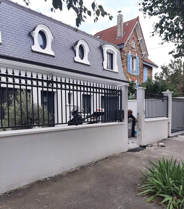 Aménagement extérieur avec clôture